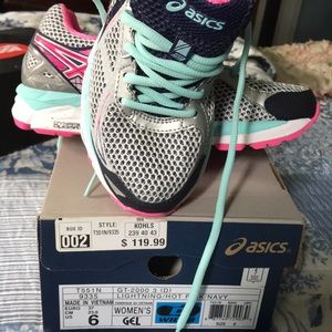 ASICS sneakers. Women’s 6 width D